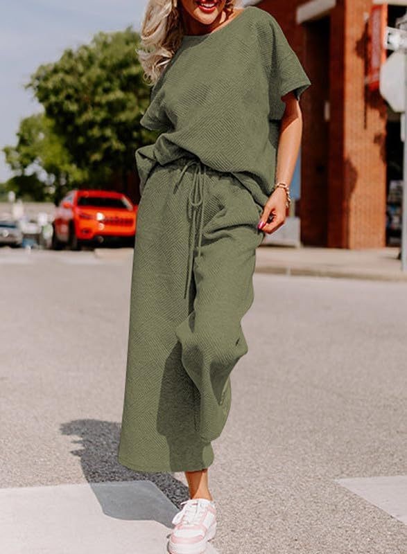Solid Color Texture Casual Fashion Women's Wear Short-sleeved Trousers Two-piece Set Solid Color Texture Casual Fashion Women's Wear Short-sleeved Trousers Two-piece Set