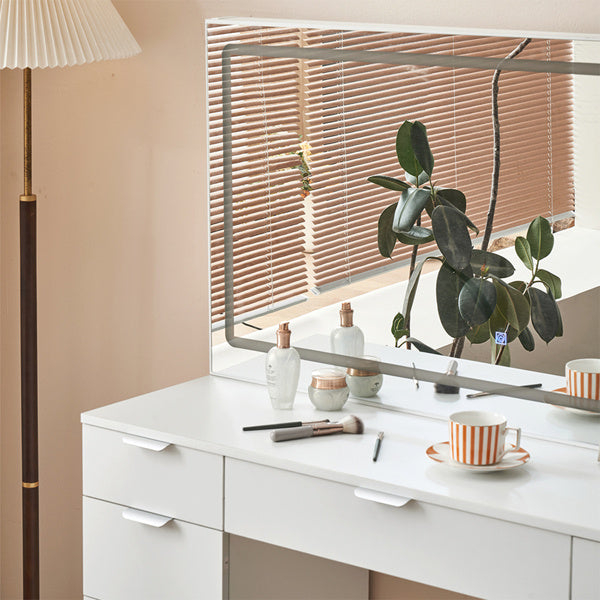 Dressing Table Set With LED Mirror And 3 Lighting Modes Dressing Table Set With LED Mirror And 3 Lighting Modes